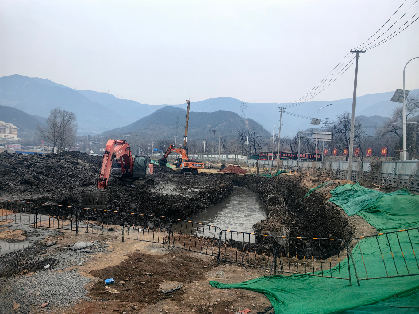 全力以“复”!BG视讯官网北京灾后复原沉建火力全开冲刺“开门红” 全力以“复”!BG视讯官网北京灾后复原沉建火力全开冲刺“开门红”
